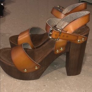 Perfect block heel!! 🙌🏽🙌🏽